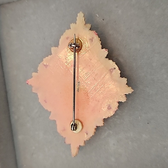 Vintage Plastic Rose Brooch - Picture 3 of 6